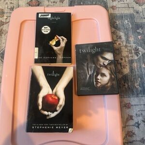 Twilight + Nightlight Book and DVD Set